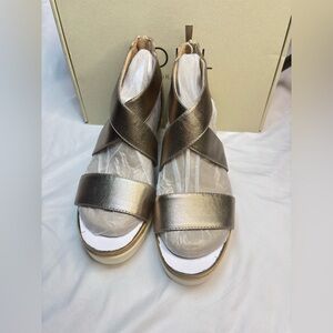 Wedge Sandals Warm Silver Size 7.5W Wide‎ New in Box